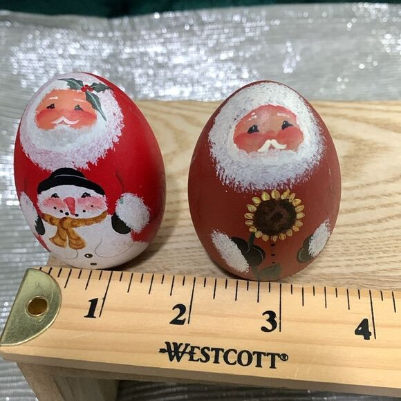Two Small Vintage Hand Painted Artist Signed Wooden Egg Santa Folk Art Figurines - Picture 12 of 17
